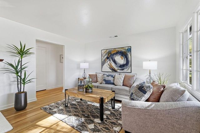 1135 Darnel Way, Sacramento, CA 95822