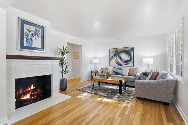 1135 Darnel Way, Sacramento, CA 95822