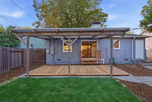 1135 Darnel Way, Sacramento, CA 95822