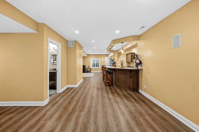 1139 Magnolia Road, Mundelein, IL 60060