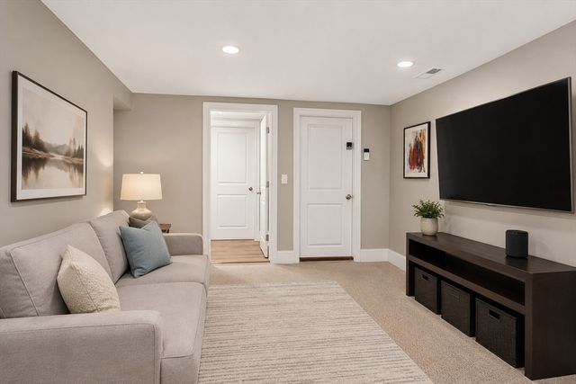 256 Watertown Street 256, Newton, MA 02458