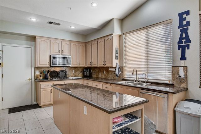 8412 Willow Point Court, Las Vegas, NV 89128