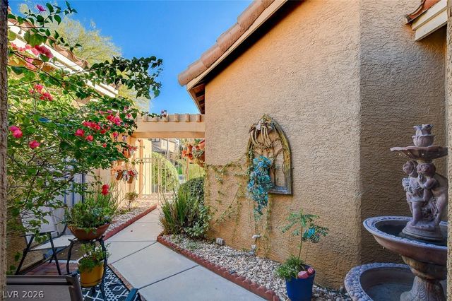 8412 Willow Point Court, Las Vegas, NV 89128