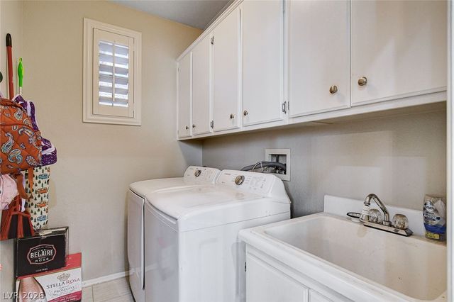 8412 Willow Point Court, Las Vegas, NV 89128