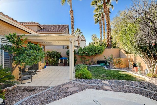 8412 Willow Point Court, Las Vegas, NV 89128