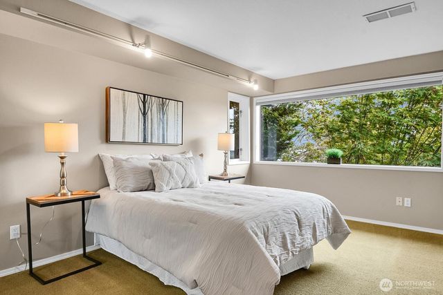 13542 40th Avenue NE, Seattle, WA 98125