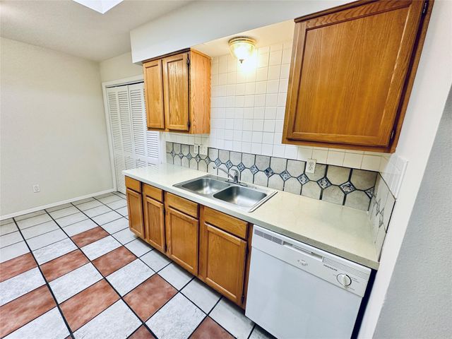5207 Thunderbird ST A, Lago Vista, TX 78645