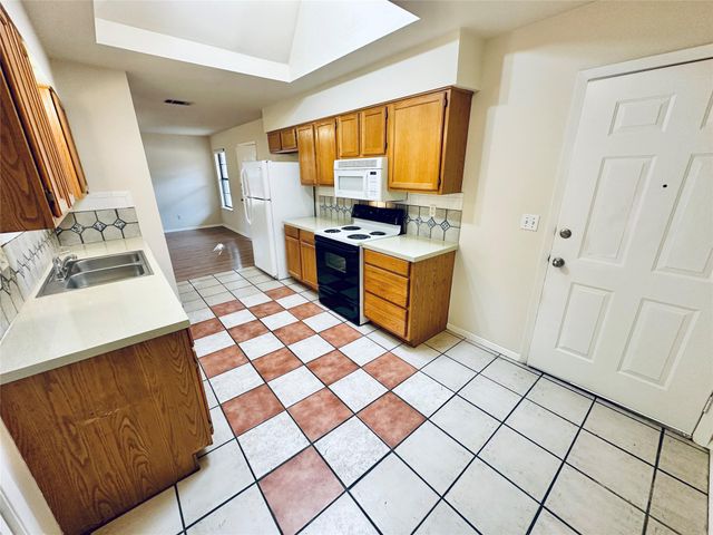 5207 Thunderbird ST A, Lago Vista, TX 78645
