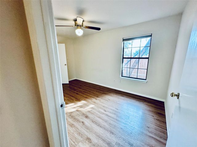 5207 Thunderbird ST A, Lago Vista, TX 78645