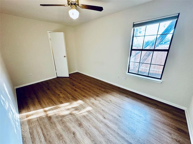 5207 Thunderbird ST A, Lago Vista, TX 78645