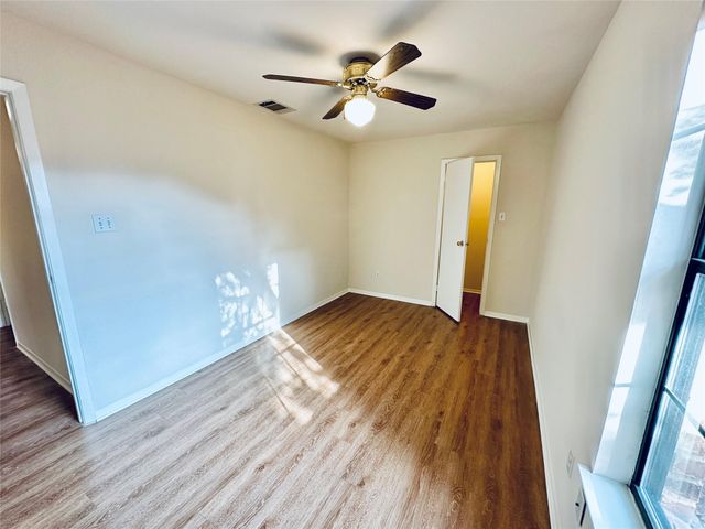5207 Thunderbird ST A, Lago Vista, TX 78645