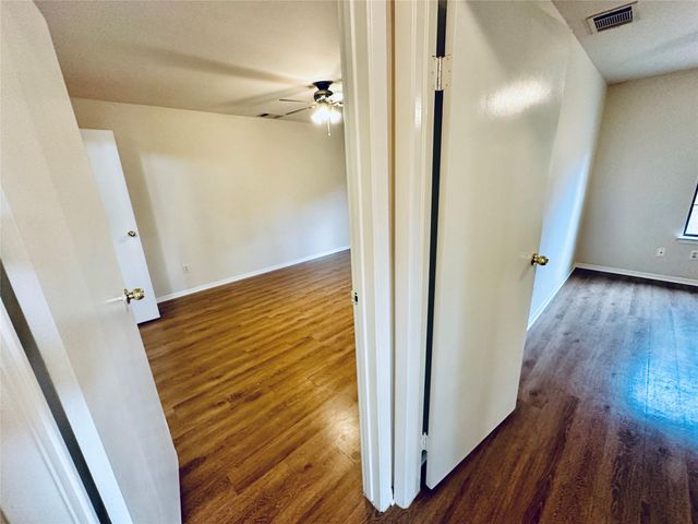 5207 Thunderbird ST A, Lago Vista, TX 78645