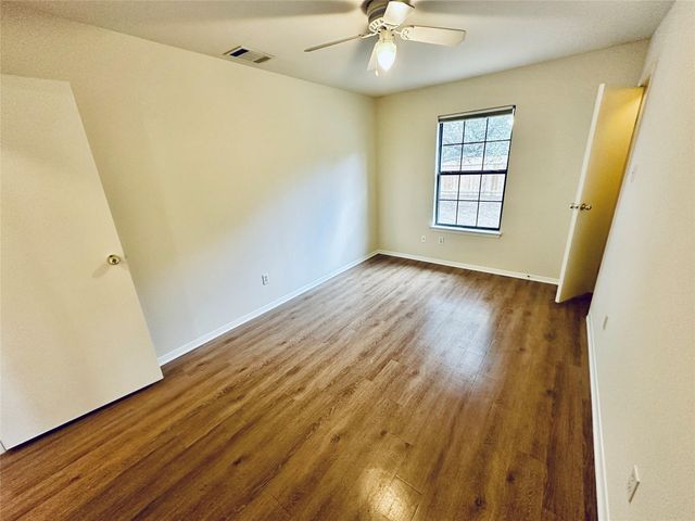 5207 Thunderbird ST A, Lago Vista, TX 78645