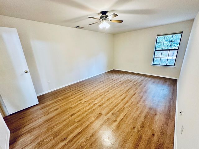 5207 Thunderbird ST A, Lago Vista, TX 78645