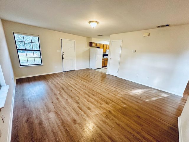 5207 Thunderbird ST A, Lago Vista, TX 78645