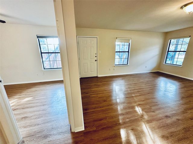 5207 Thunderbird ST A, Lago Vista, TX 78645