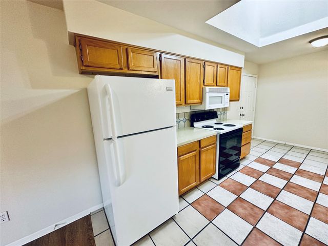 5207 Thunderbird ST A, Lago Vista, TX 78645
