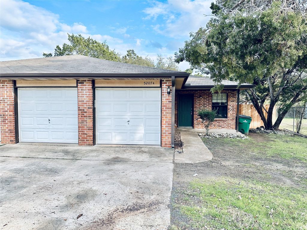 5207 Thunderbird ST A, Lago Vista, TX 78645