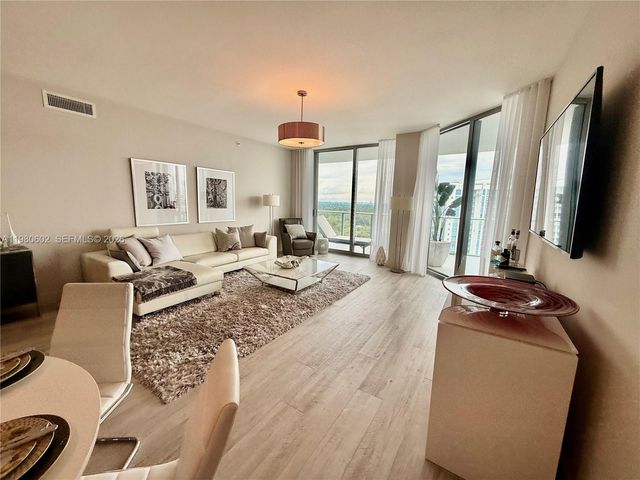 17111 Biscayne Boulevard 2305, North Miami Beach, FL 33160