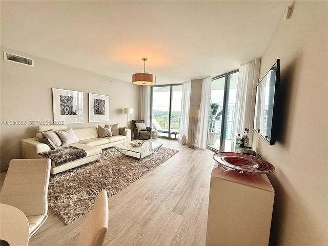 17111 Biscayne Boulevard 2305, North Miami Beach, FL 33160