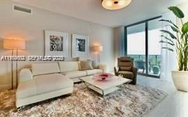 17111 Biscayne Boulevard 2305, North Miami Beach, FL 33160