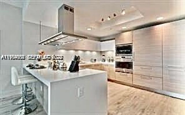 17111 Biscayne Boulevard 2305, North Miami Beach, FL 33160