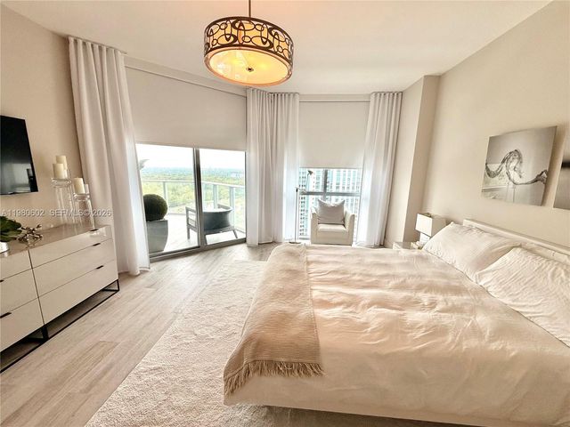 17111 Biscayne Boulevard 2305, North Miami Beach, FL 33160