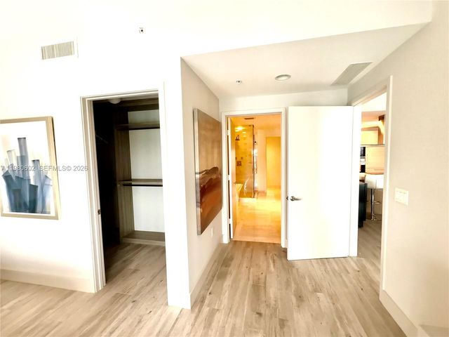 17111 Biscayne Boulevard 2305, North Miami Beach, FL 33160