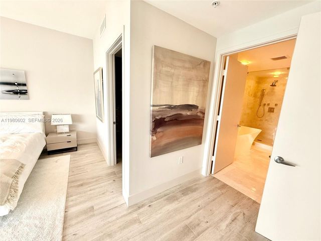 17111 Biscayne Boulevard 2305, North Miami Beach, FL 33160