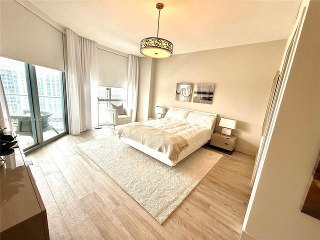 17111 Biscayne Boulevard 2305, North Miami Beach, FL 33160
