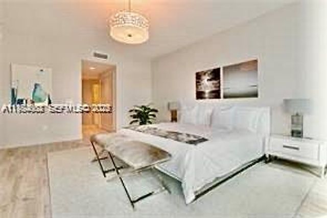 17111 Biscayne Boulevard 2305, North Miami Beach, FL 33160