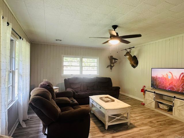 803 Maple St, Crossett, AR 71635