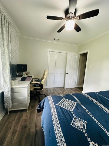 803 Maple St, Crossett, AR 71635