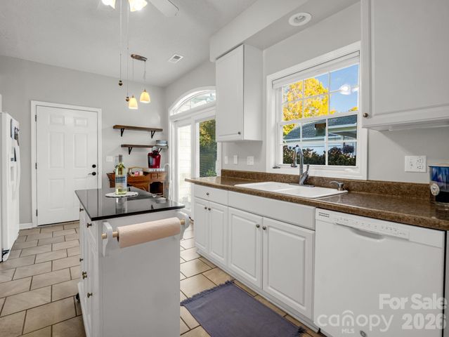 276 Cambridge Drive, Brevard, NC 28712