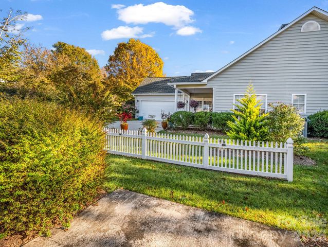 276 Cambridge Drive, Brevard, NC 28712