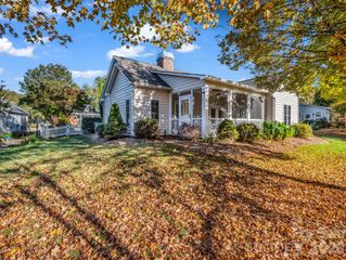 276 Cambridge Drive, Brevard, NC 28712