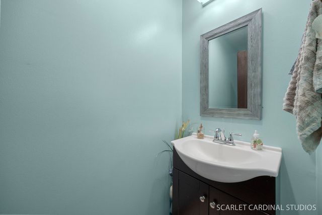 29W509 Point Oak Drive, Warrenville, IL 60555