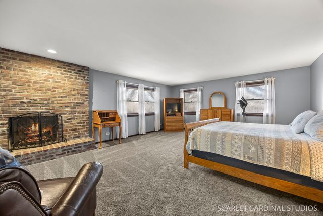 29W509 Point Oak Drive, Warrenville, IL 60555