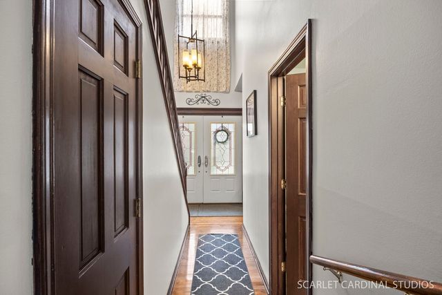 29W509 Point Oak Drive, Warrenville, IL 60555