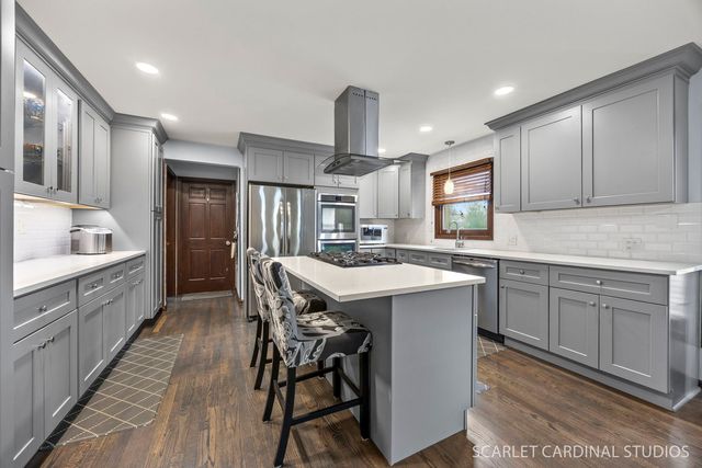 29W509 Point Oak Drive, Warrenville, IL 60555