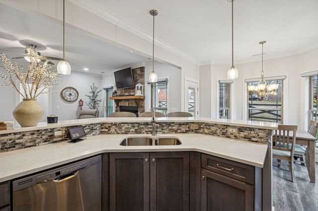 137 Campfire Ct, Winchester, TN 37398