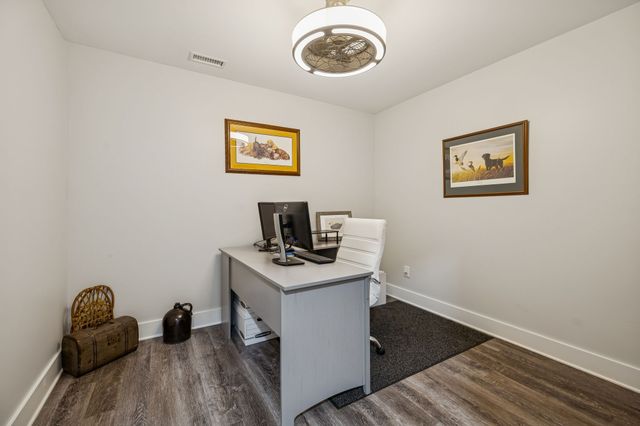 137 Campfire Ct, Winchester, TN 37398