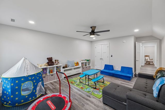 137 Campfire Ct, Winchester, TN 37398