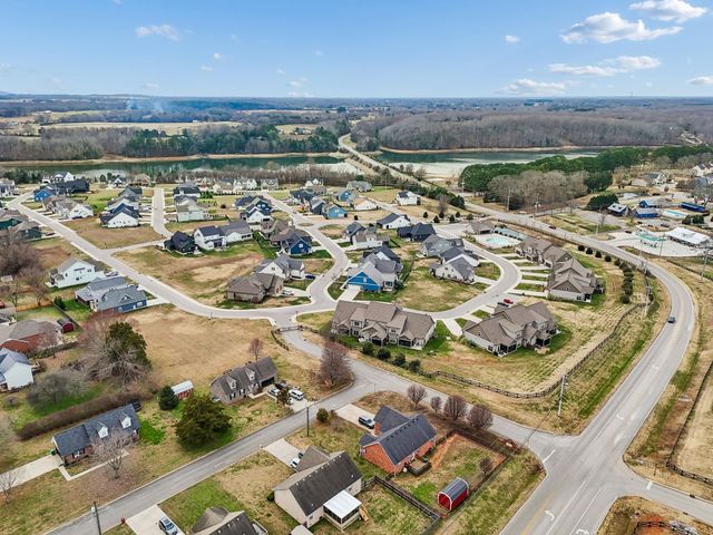 137 Campfire Ct, Winchester, TN 37398