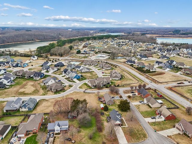 137 Campfire Ct, Winchester, TN 37398