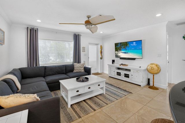 468 W Ocean Avenue, Boynton Beach, FL 33435