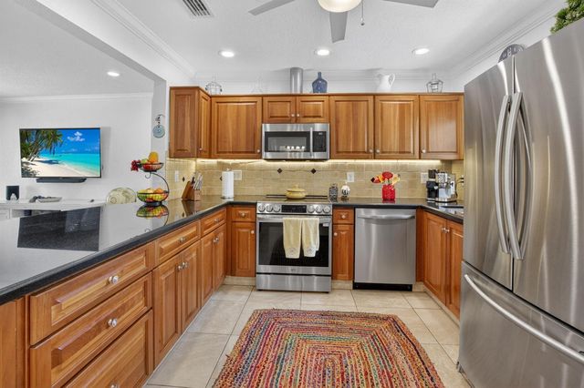468 W Ocean Avenue, Boynton Beach, FL 33435