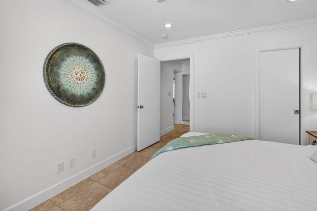 468 W Ocean Avenue, Boynton Beach, FL 33435