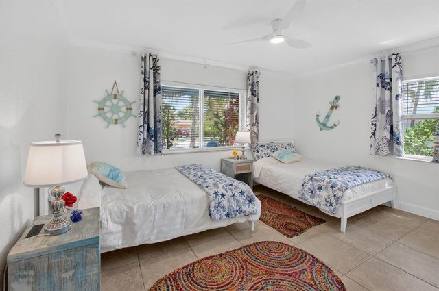 468 W Ocean Avenue, Boynton Beach, FL 33435