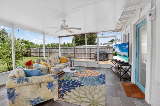 468 W Ocean Avenue, Boynton Beach, FL 33435